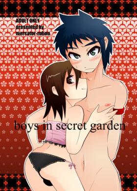 Delicia Boys in Secret Garden Redbone