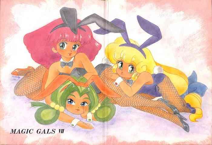 Two MAGIC GALS VII - Creamy mami Minky momo Mahou no yousei persia Floral magician mary bell Leite